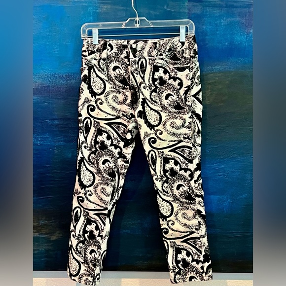 Alice + Olivia Paisley Cropped Pants - Picture 2 of 4